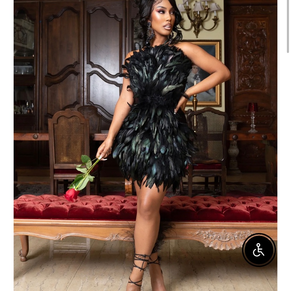 Black Swan (Strapless Dress)